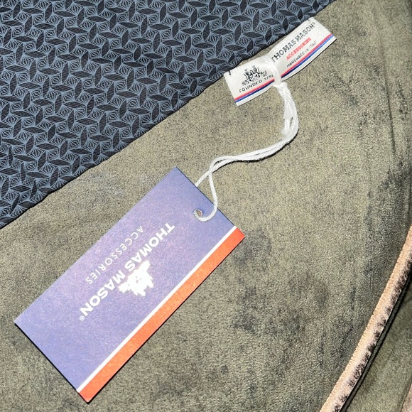 Navy Blue Thomas Mason pocket Square - Picture 2 of 4